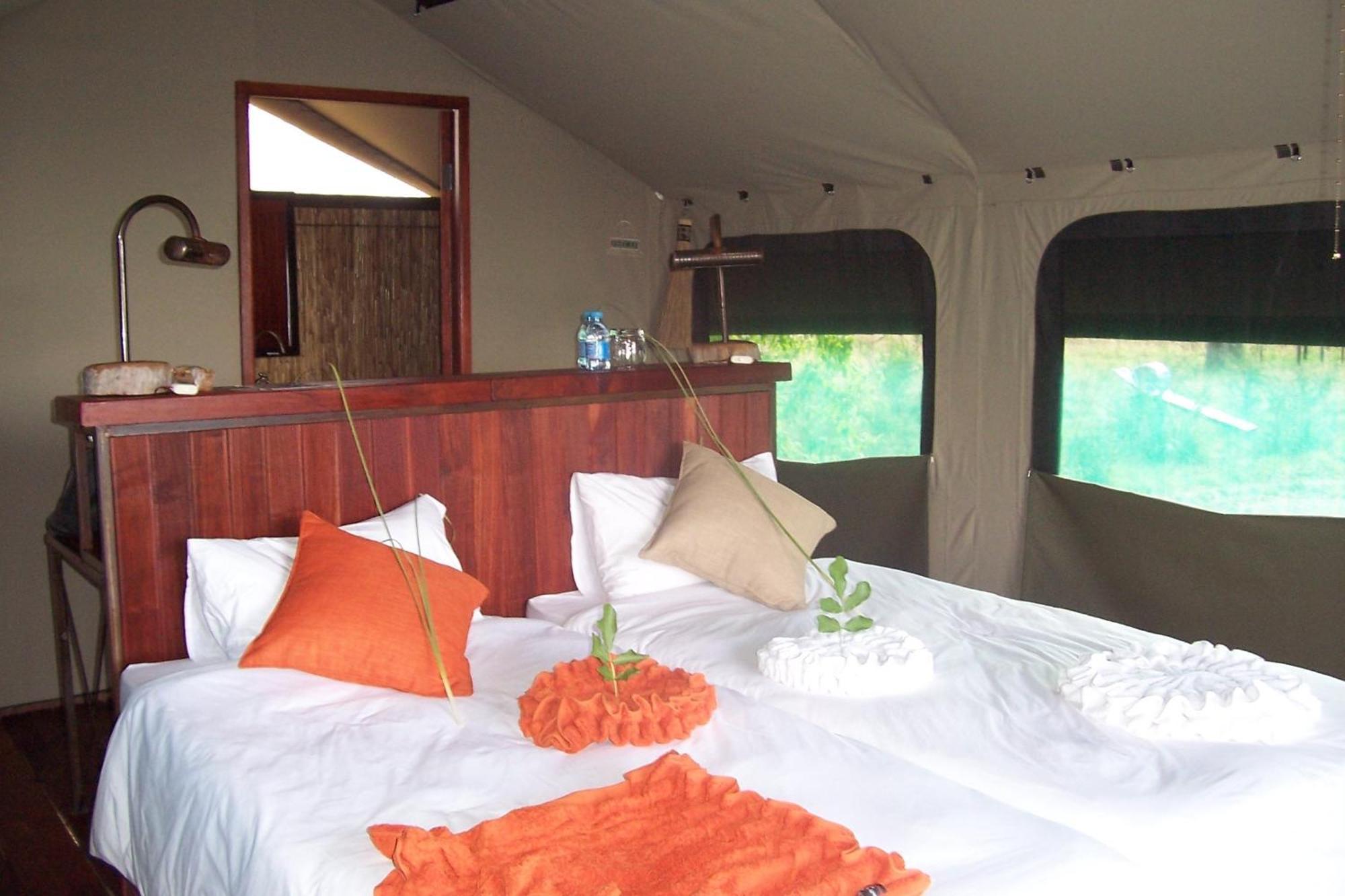 Nkasa Lupala Tented Lodge Sangwali Exteriör bild