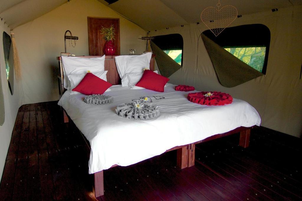 Nkasa Lupala Tented Lodge Sangwali Exteriör bild